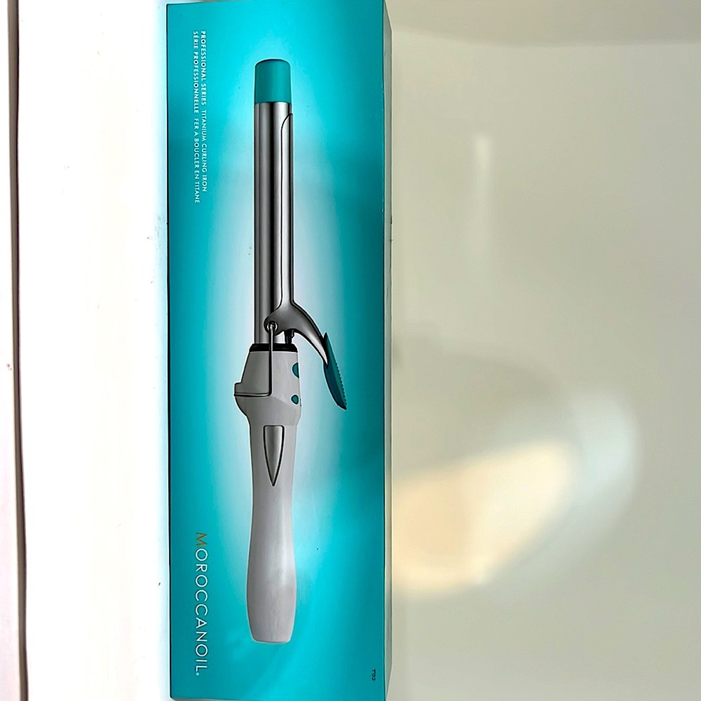 Moroccainoil titanium curling iron
